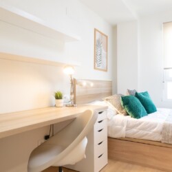 Habitación en Cardenal Herrera Oria, 78 Habitación 4