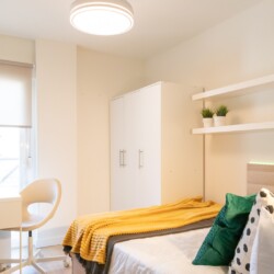 Habitación en Cardenal Herrera Oria, 78 Habitación 6
